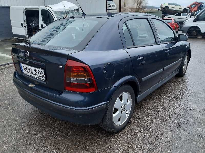 opel astra g berlina del año 2002