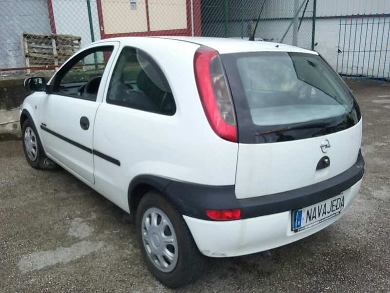 opel corsa c del año 2001