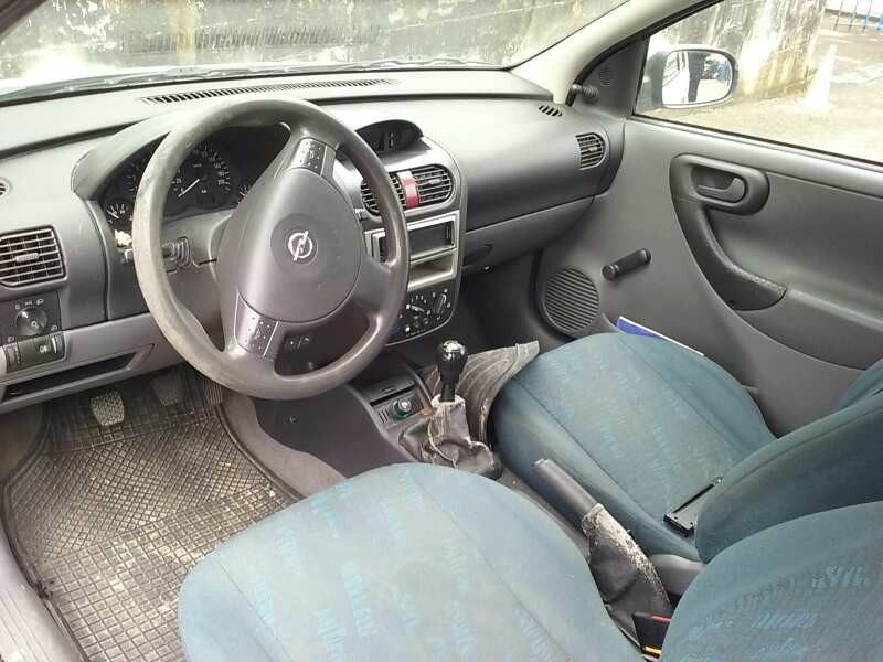 opel corsa c del año 2001