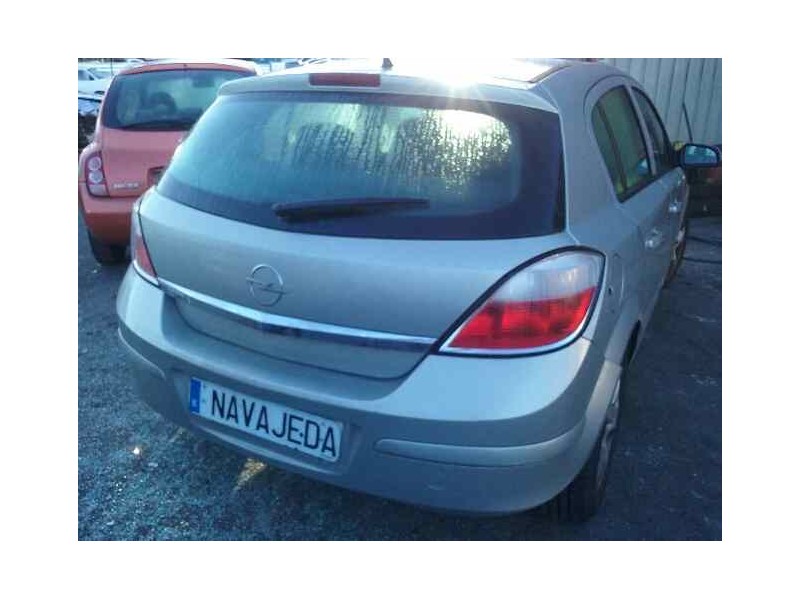 opel astra h berlina del año 2006