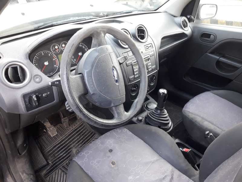 ford fiesta (cbk) del año 2003