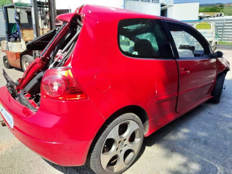 volkswagen golf v berlina (1k1) del año 2005