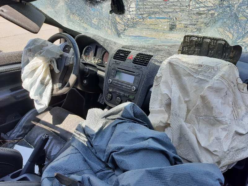 volkswagen golf v berlina (1k1) del año 2005