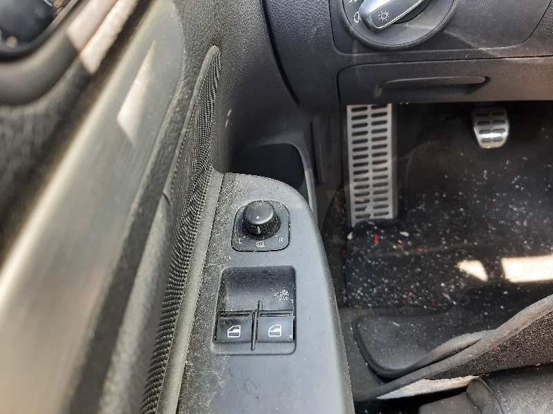 volkswagen golf v berlina (1k1) del año 2005