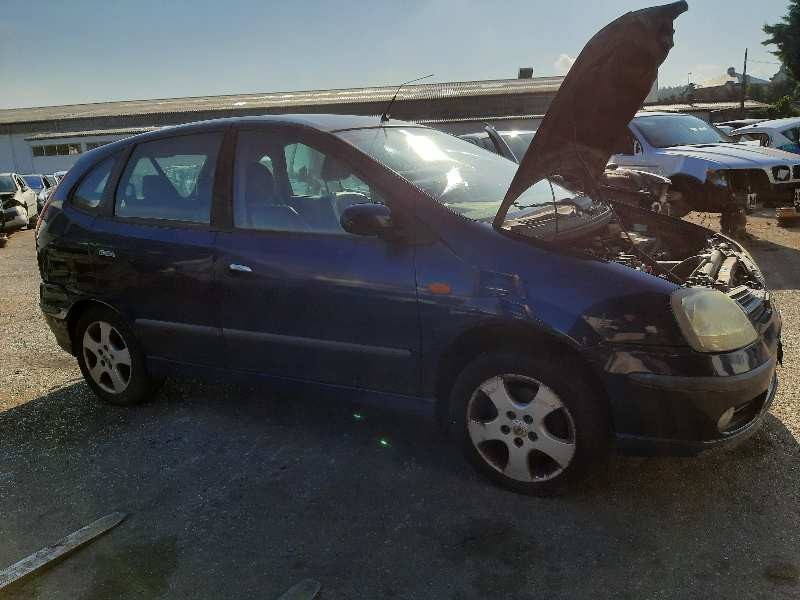 nissan almera tino (v10m) del año 2004