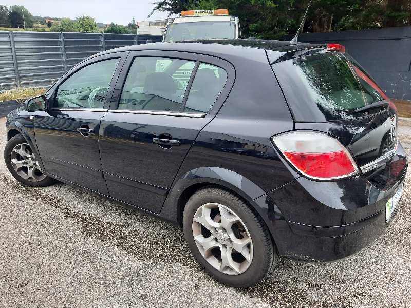opel astra h berlina del año 2007
