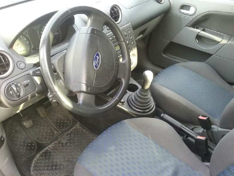 ford fiesta (cbk) del año 2003