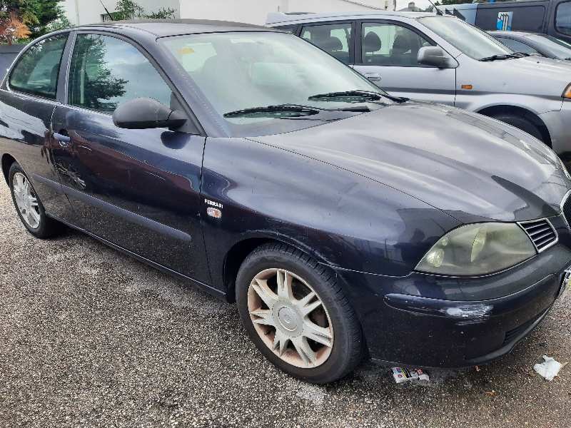 seat ibiza (6l1) del año 2004