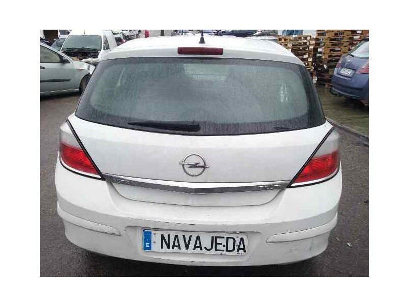 opel astra h berlina del año 2004