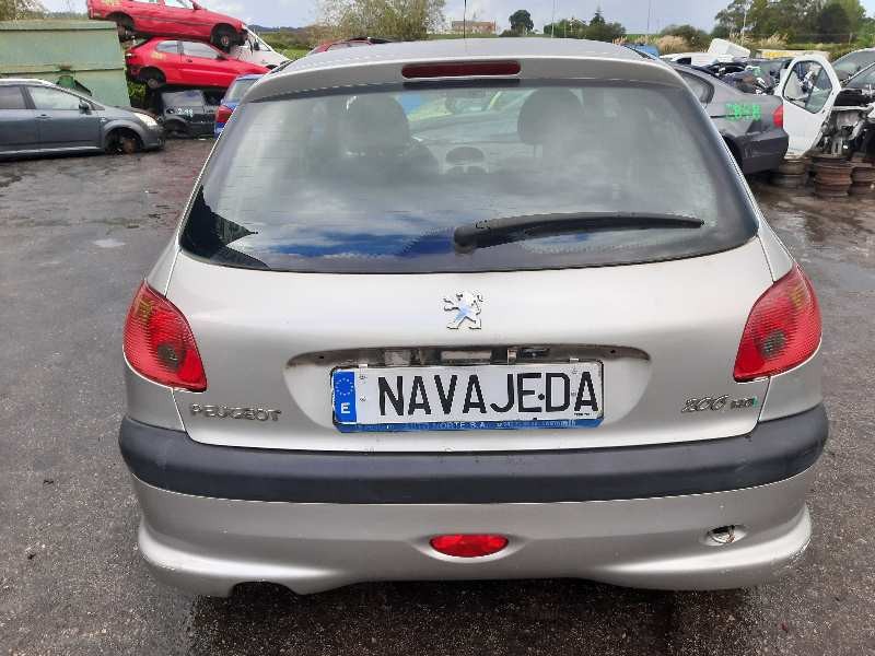 peugeot 206 berlina del año 2005