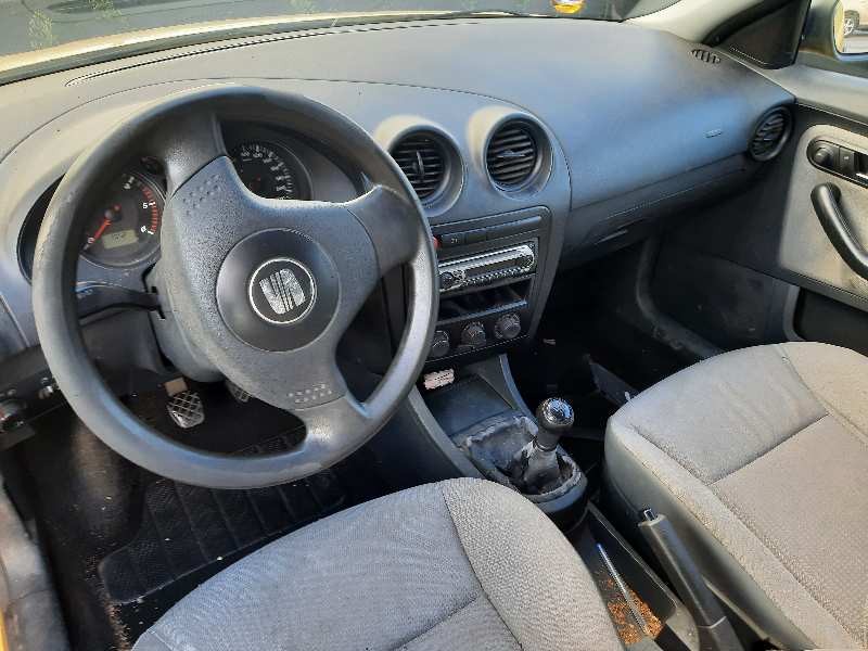 seat ibiza (6l1) del año 2004