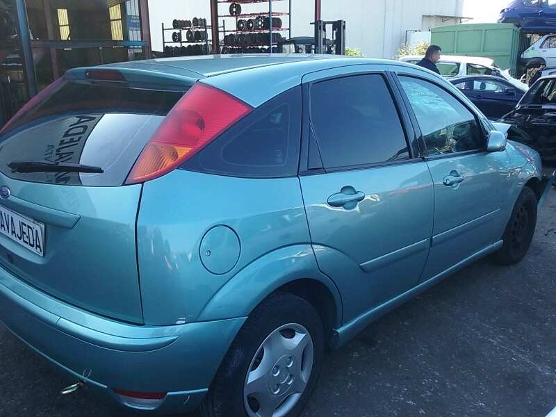 ford focus berlina (cak) del año 2001