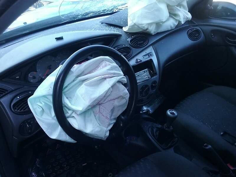 ford focus berlina (cak) del año 2001