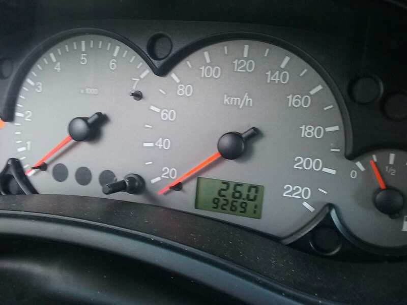 ford focus berlina (cak) del año 2001