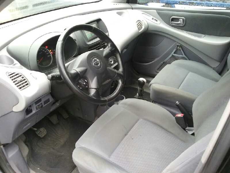 nissan almera tino (v10m) del año 2004