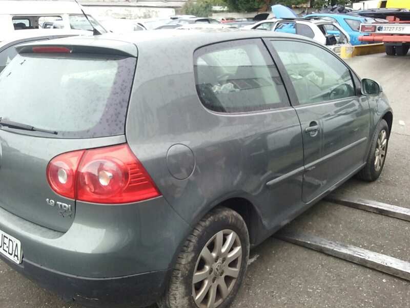 volkswagen golf v berlina (1k1) del año 2005