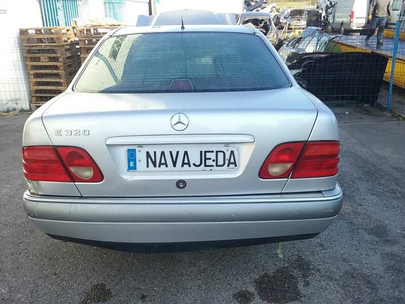 mercedes-benz clase e (w210) berlina del año 1997