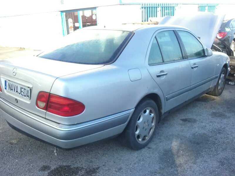 mercedes-benz clase e (w210) berlina del año 1997