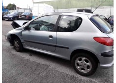 peugeot 206 berlina del año 2000