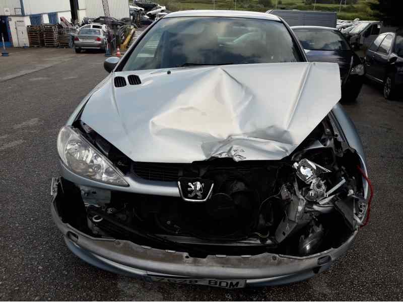 peugeot 206 berlina del año 2000