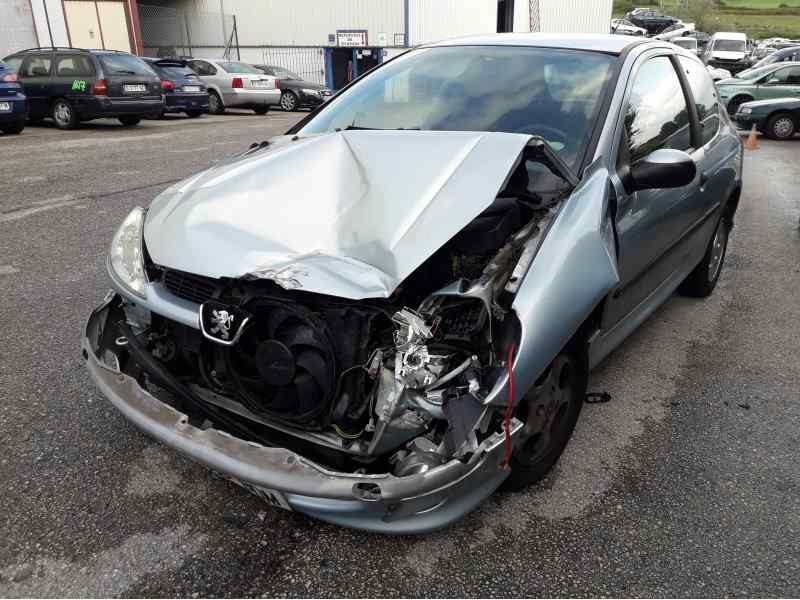 peugeot 206 berlina del año 2000