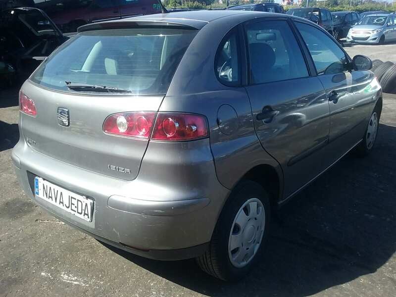 seat ibiza (6l1) del año 2002