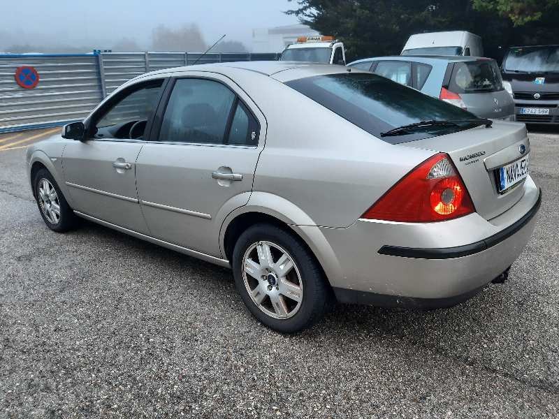 ford mondeo berlina (ge) del año 2004