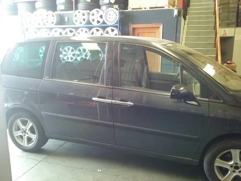 peugeot 807 del año 2004