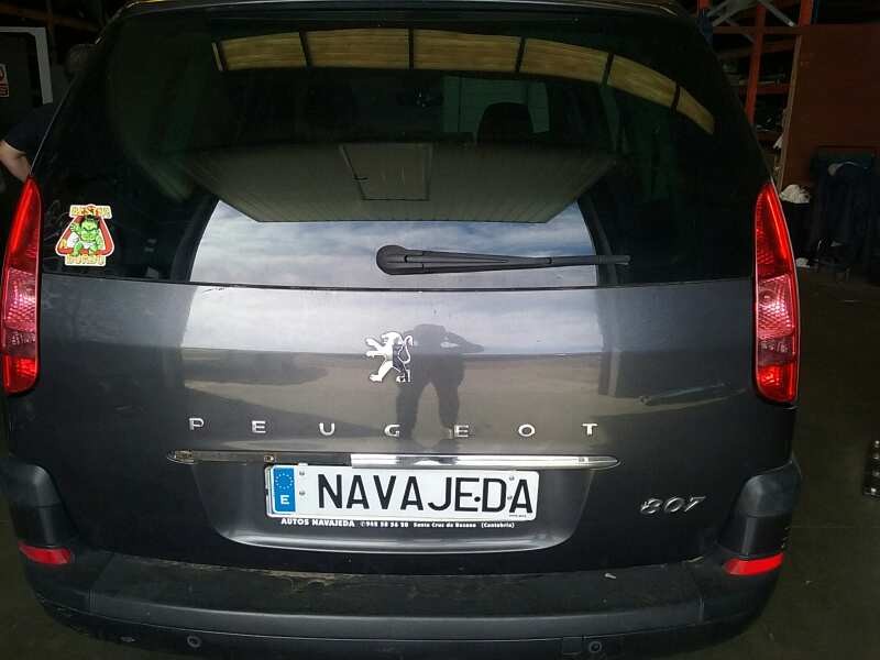 peugeot 807 del año 2004