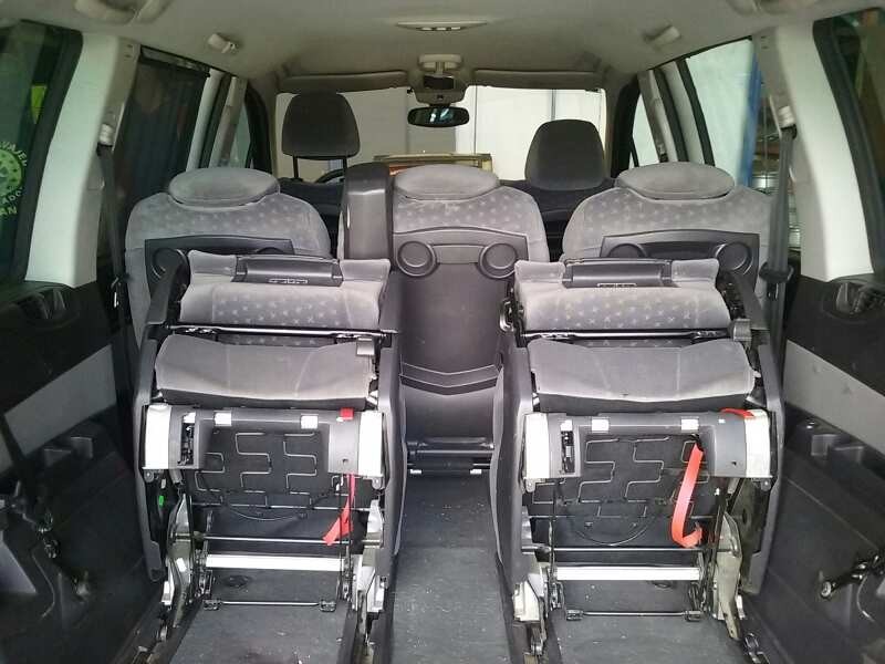 peugeot 807 del año 2004