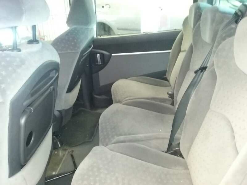 peugeot 807 del año 2004