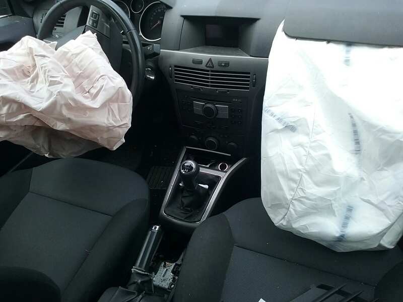 opel astra h berlina del año 2006