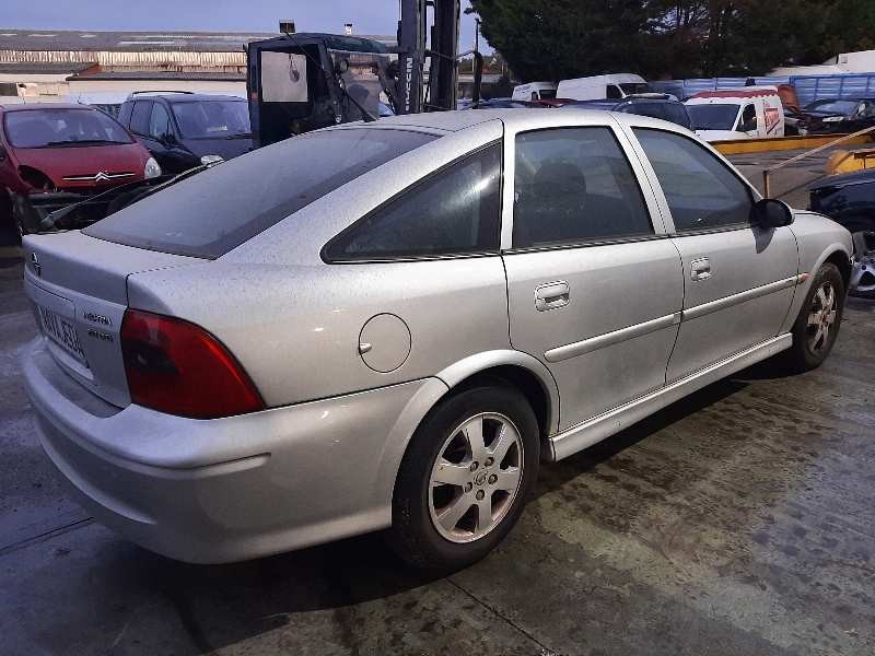 opel vectra b berlina del año 2002