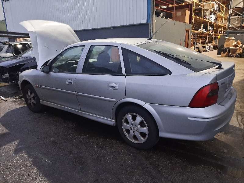 opel vectra b berlina del año 2002