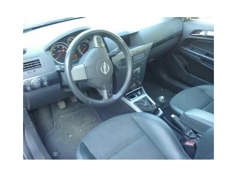opel astra h berlina del año 2006