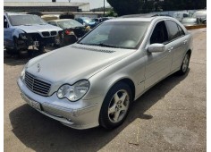 mercedes-benz clase c (w203) berlina del año 2004 2