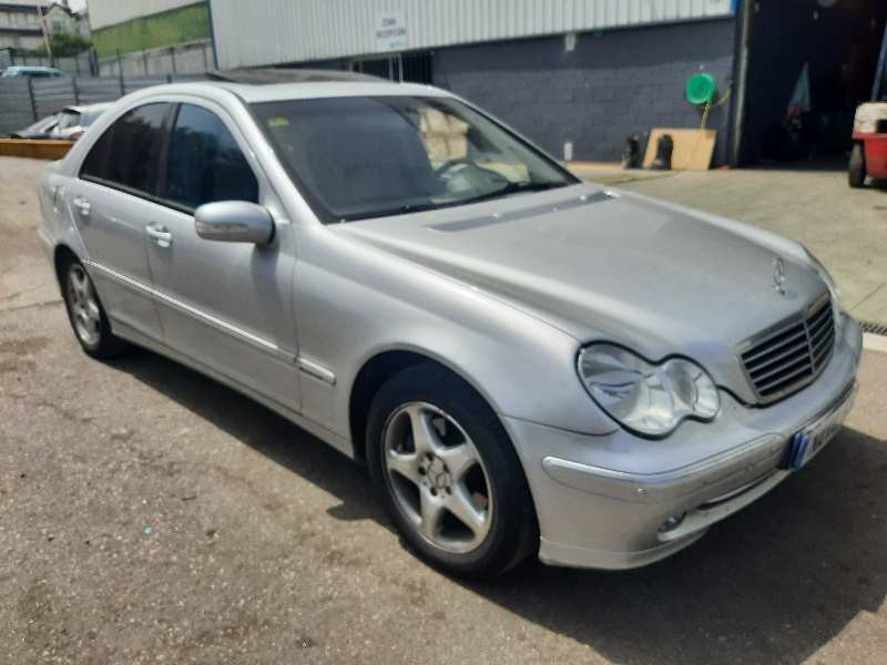 mercedes-benz clase c (w203) berlina del año 2004