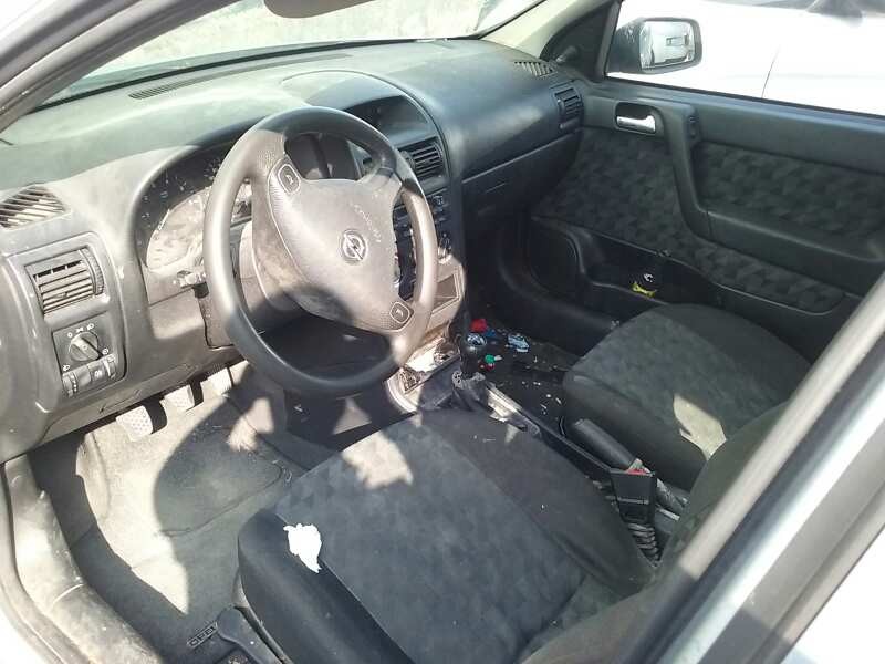 opel astra g berlina del año 2001