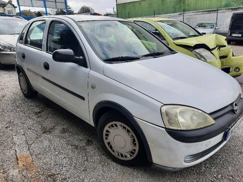 opel corsa c del año 2001