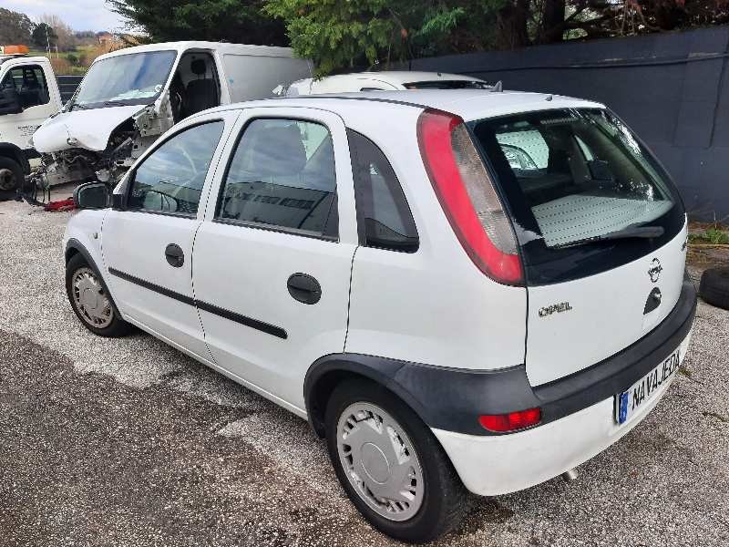 opel corsa c del año 2001