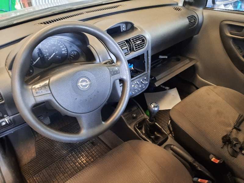 opel corsa c del año 2004