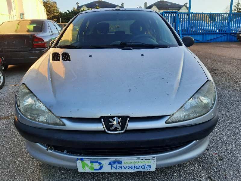 peugeot 206 berlina del año 2002