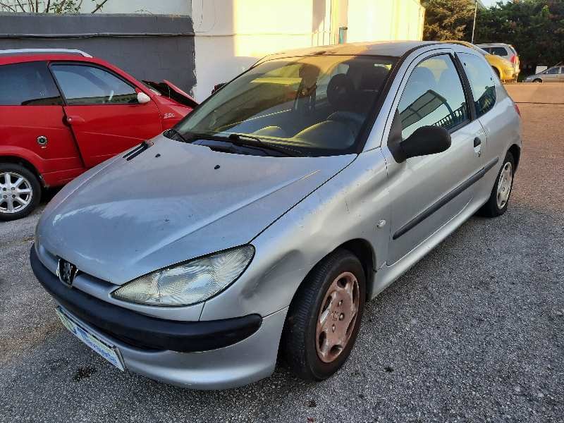 peugeot 206 berlina del año 2002