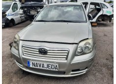 toyota avensis berlina (t25) del año 2003