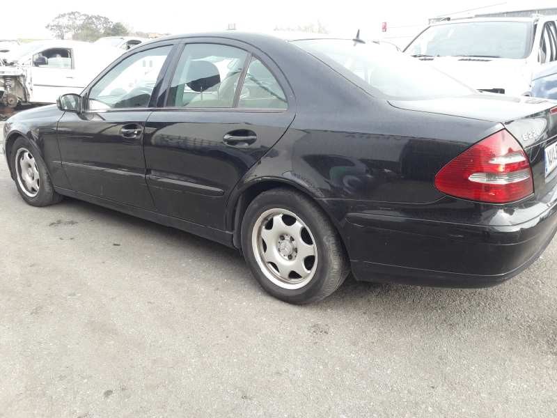 mercedes-benz clase e (w211) berlina del año 2006