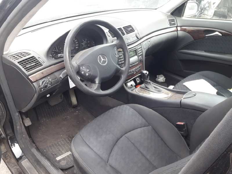 mercedes-benz clase e (w211) berlina del año 2006