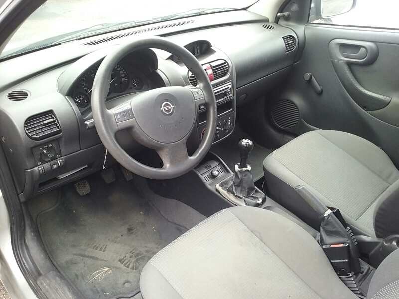 opel corsa c del año 2002