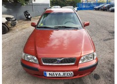volvo v40 familiar del año 2001