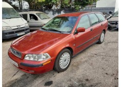 volvo v40 familiar del año 2001 2