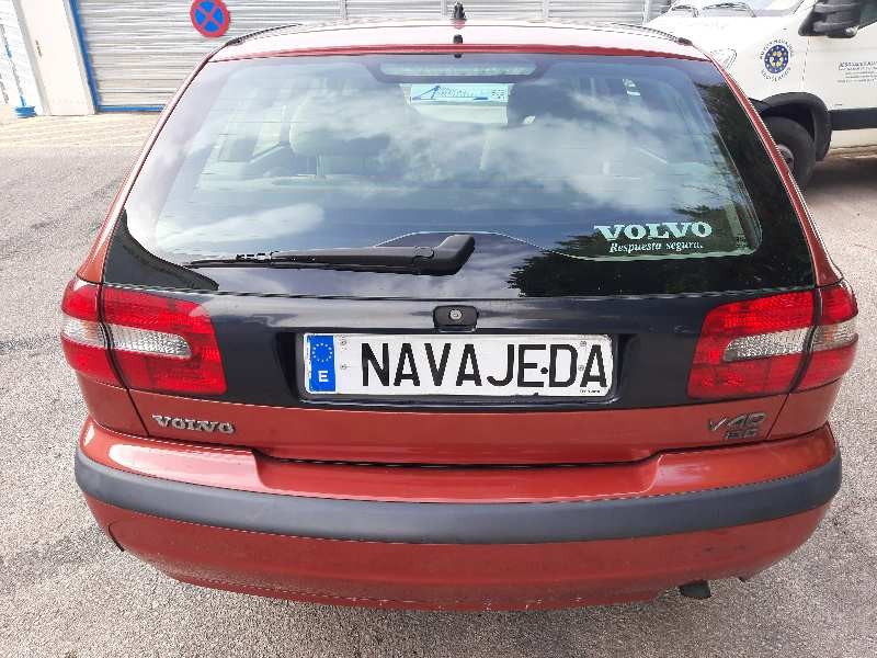 volvo v40 familiar del año 2001